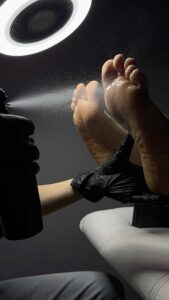 Маникюр и педикюр в 4 руки