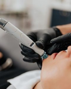 HYDRAFACIAL — ÉCLAT, PURETÉ ET HYDRATATION