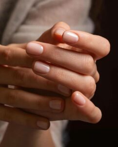 Russian Manicure in Paris